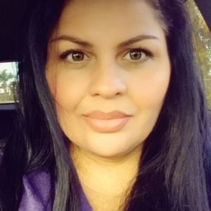 Meet your Posher, Cinthia